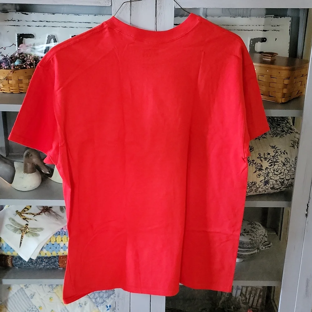 NWOT Unisex Boat don't run on Free" Tee - Picture 2 of 2